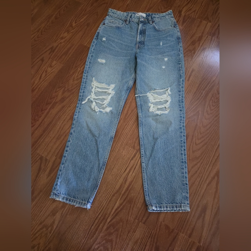 Zara Women's High Rise Distressed Blue Jeans Size 4‎